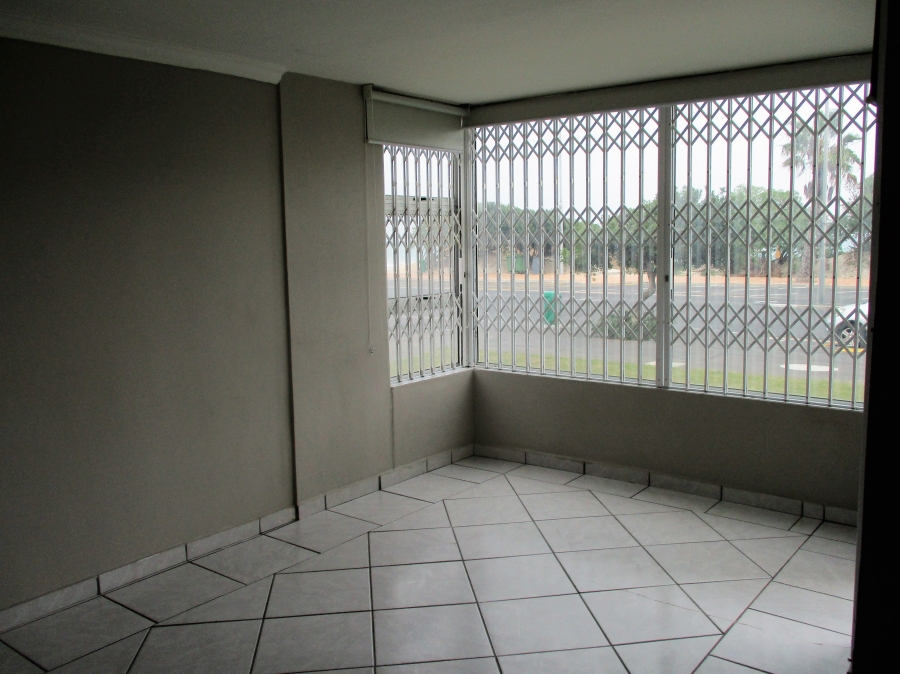 To Let 2 Bedroom Property for Rent in Strand Central Western Cape